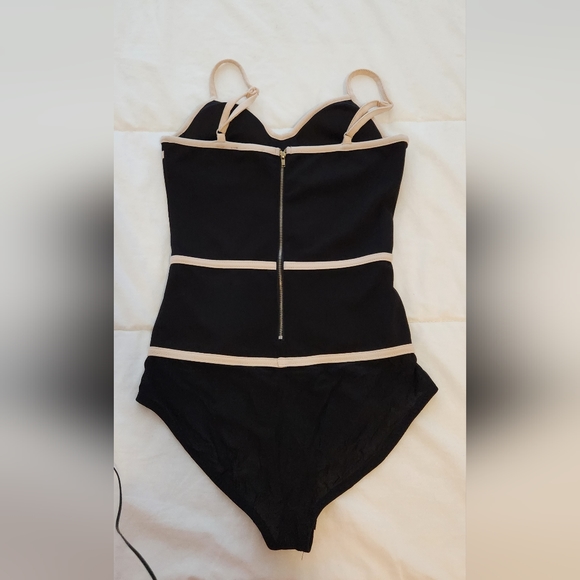 Fashion Nova Bodysuit Size S - Picture 5 of 9